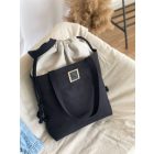 Brittas Aurora 01 fekete bézs táska viselet méretarány