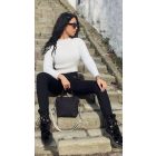 LARA XS 04